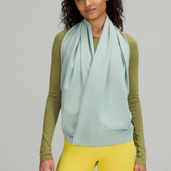 lululemon athletica Accessories - Lululemon Customizable Snap Scarf Rulu